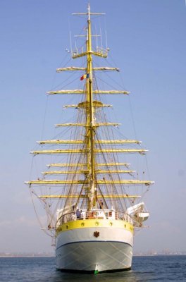 Marinarii Navei Şcoală 